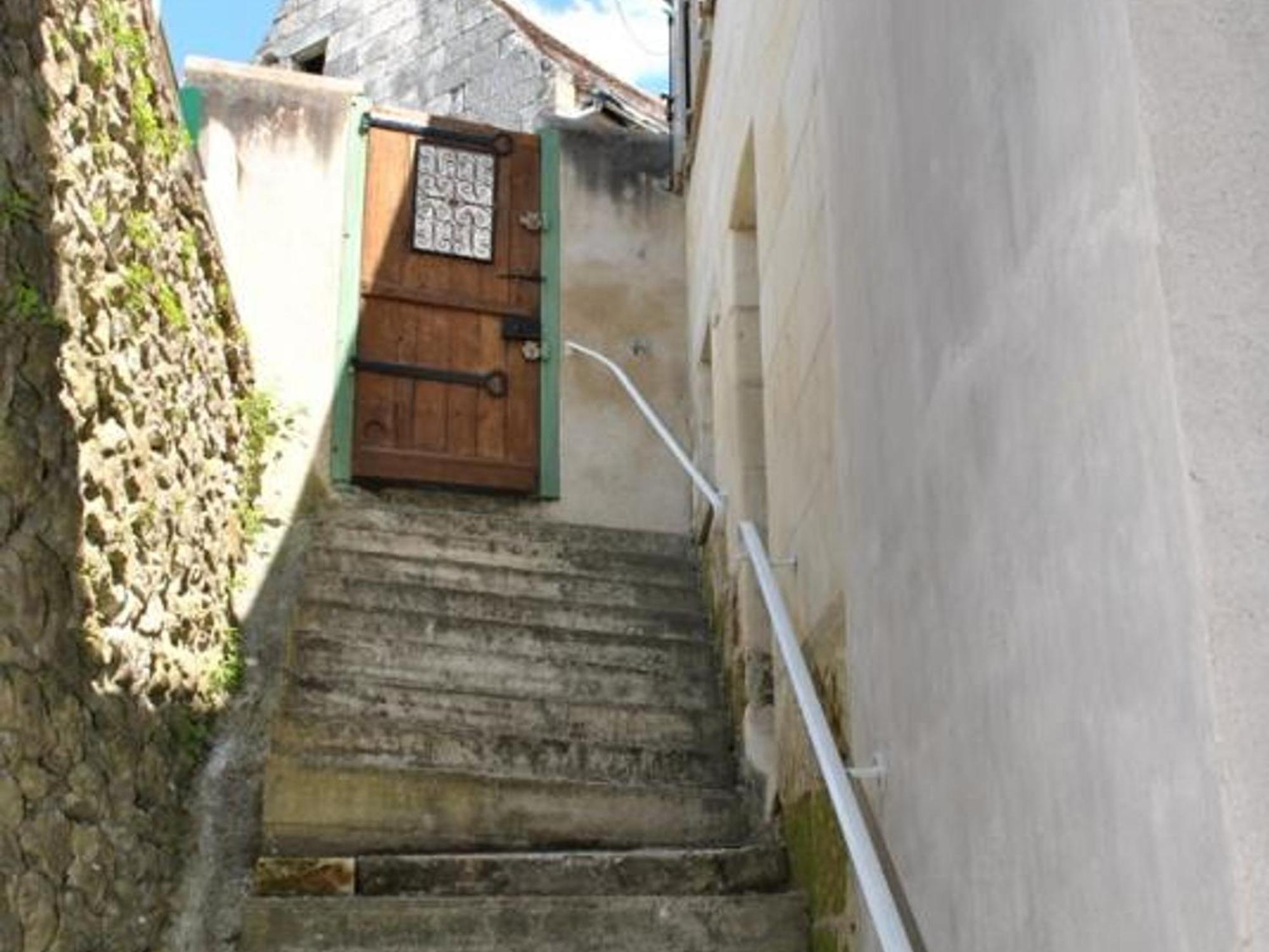 Location Unique En Ville, 3 Niveaux Avec Cave Voutee Et Troglodytique, Charme Et Authenticite En Touraine - Fr-1-381-162 Loches Exterior foto