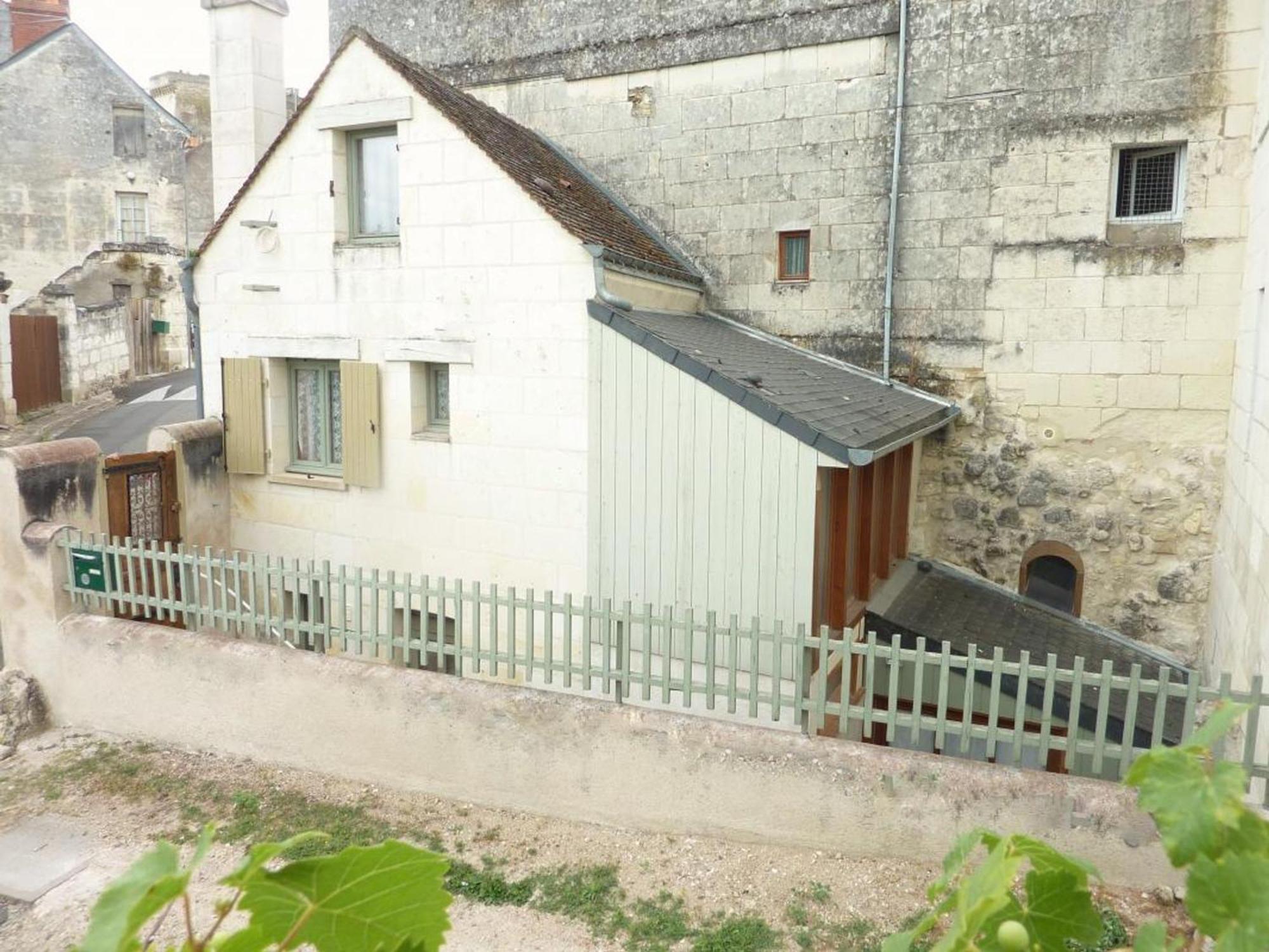 Location Unique En Ville, 3 Niveaux Avec Cave Voutee Et Troglodytique, Charme Et Authenticite En Touraine - Fr-1-381-162 Loches Exterior foto